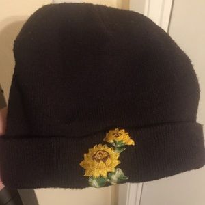 Brown beanie w/ sunflower